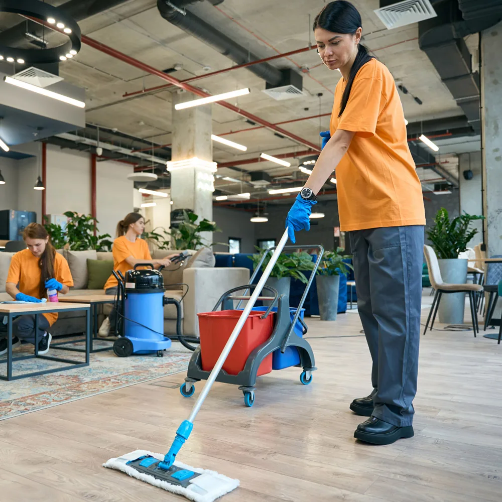 Team von DURAN bei der Arbeit in einem Bremer Objekt